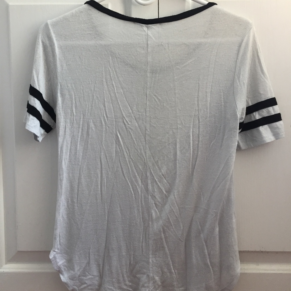 White T shirt - Picture 5 of 5